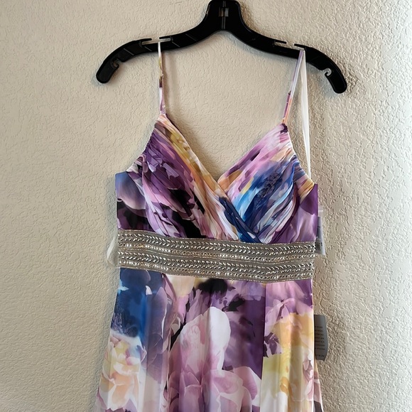 XSCAPE Floral Print Embellished Waist Gown Dress - Picture 4 of 16